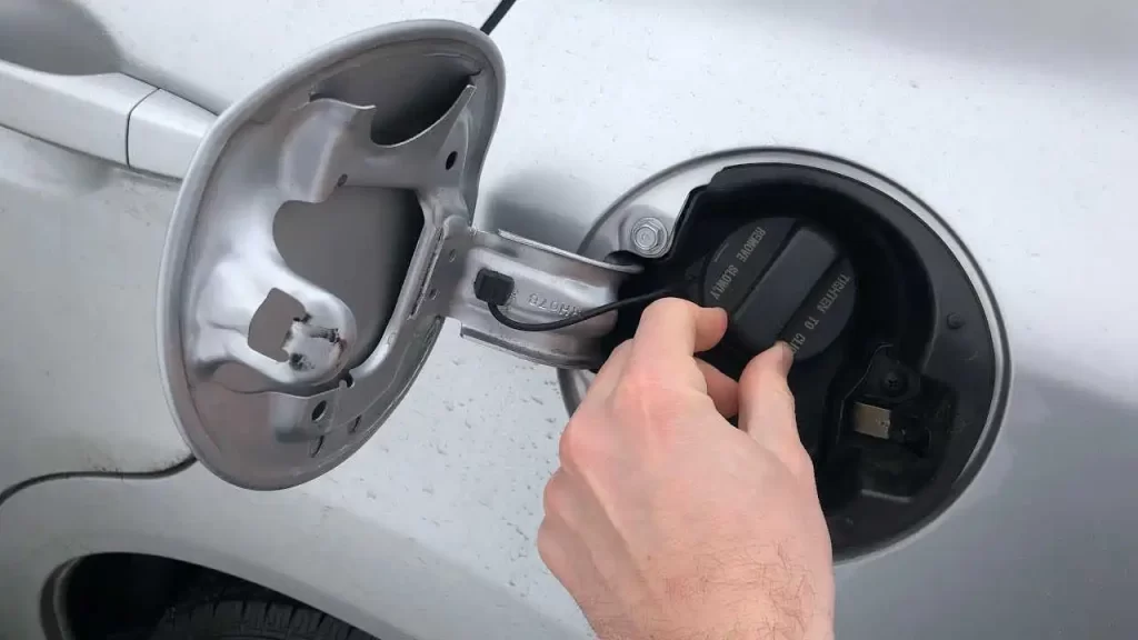 دکمه باک بنزین مگان کجاست